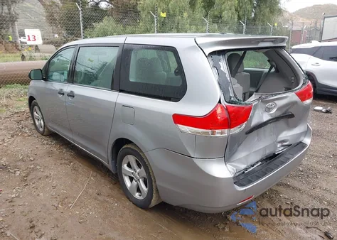 2014 Toyota Sienna L V6 7 Passenger z USA, uszkodzony, nr VIN 5TDZK3DC1ES448372